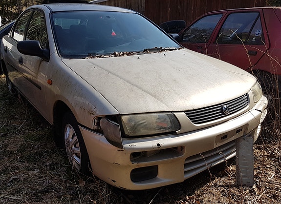 Mazda 323 1998