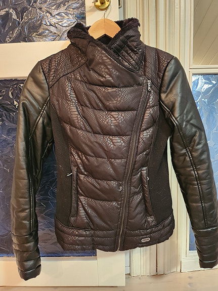 Talvitakki Guess xs