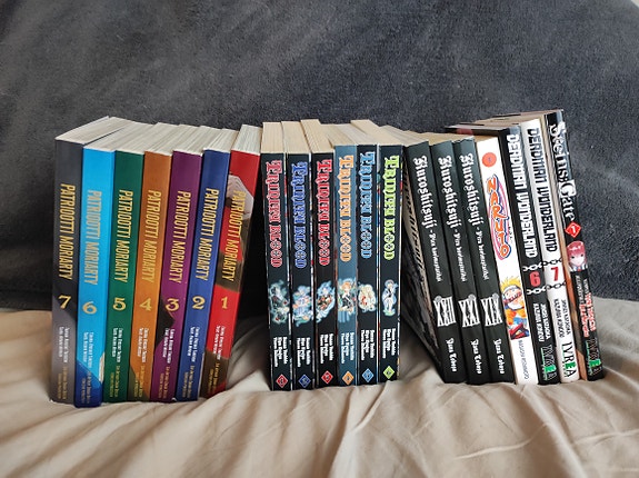 Manga kirjoja suomeksi 10kpl