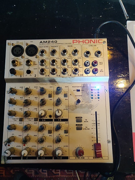 Phonic am240 mikseri