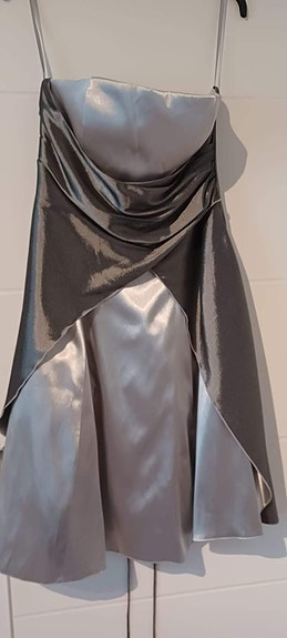 Hopean harmaa juhlamekko