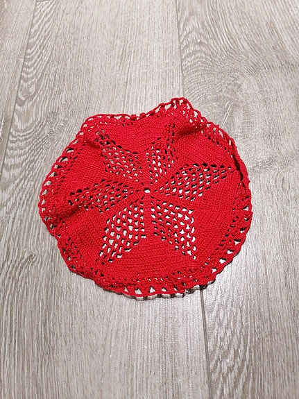 Pieni punainen pyöreä liina, 19cm