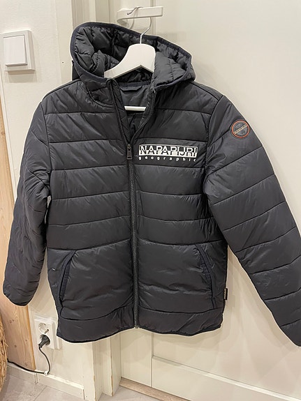 Talven takki Myydään (sivu 33) Tori