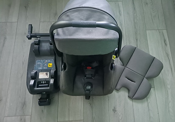 Joie i-Gemm 2 turvakaukalo ja telakka isofix