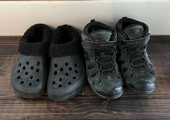 Vk-kengät (Merrel) ja "Crocsit" koko 30