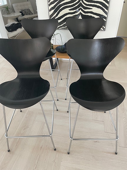 Fritz Hansen Seiska baarituolit