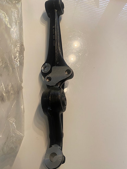 Honda Civic alatukivarsi. Uusi käyttämätön osa.