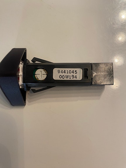 Volvo V70 hätävilkkujen kytkin.
