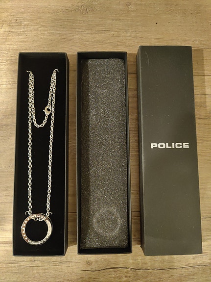 Police kaulakoru