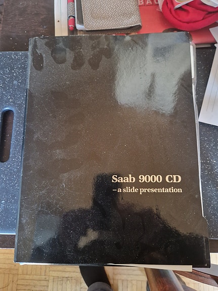 Saab 9000 CD-pressikansio dia