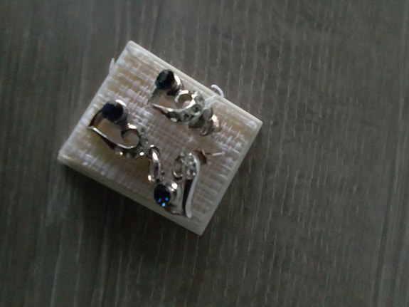 Product image 1 of 2