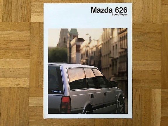 Esite Mazda 626 Sportwagon vuodelta 1988