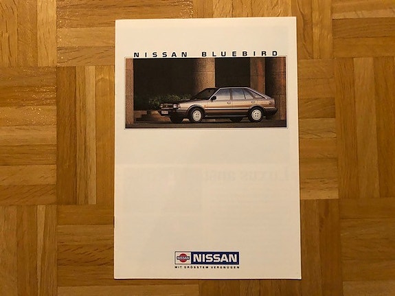 Esite Nissan Bluebird T12 vuodelta 1988 1989