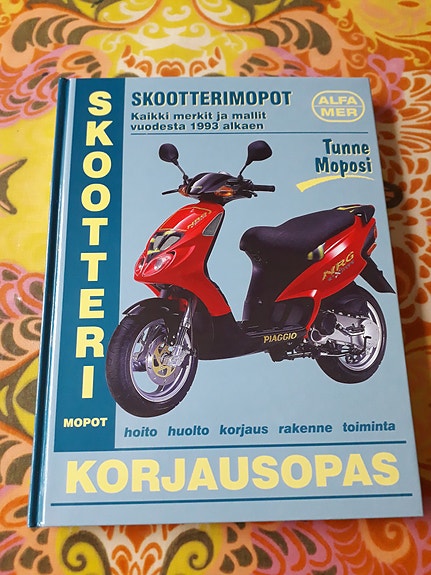 Skootteri Mopo korjausopas 1993