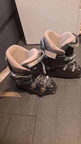 Product image 1 of 3