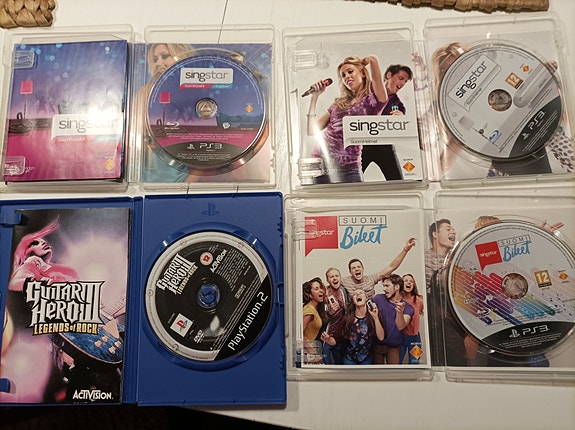 Playstation pelejä
