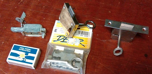 Product image 1 of 2