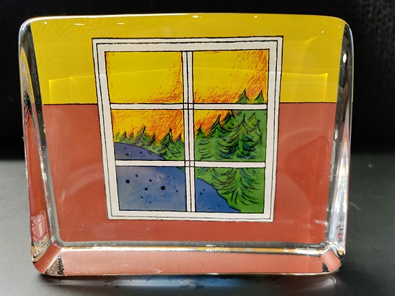 Iittala, sign. Heljä Liukko-Sunström, Suojassa metsän -lasikortti