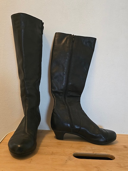 Camper -merkkiset nahkasaappaat 35