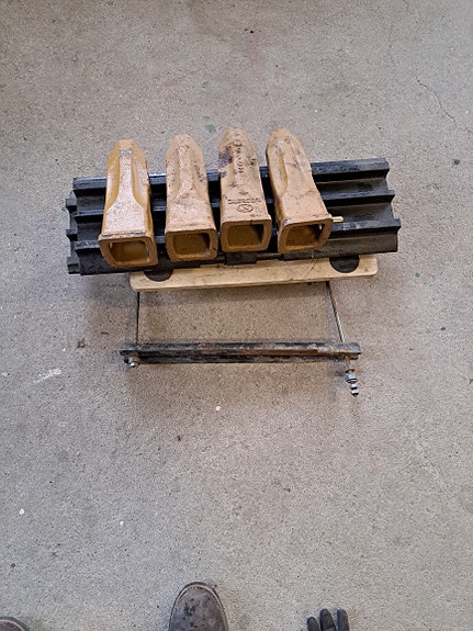 Product image 1 of 2