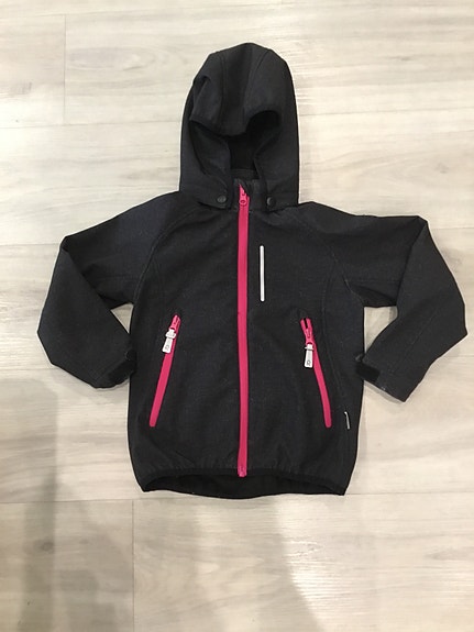 Reima musta softshell takki