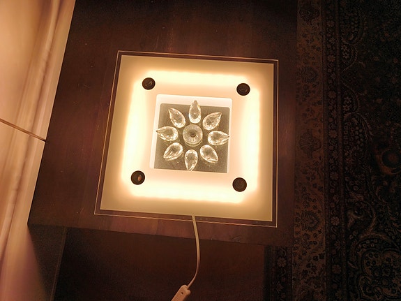 LED seinävalaisin