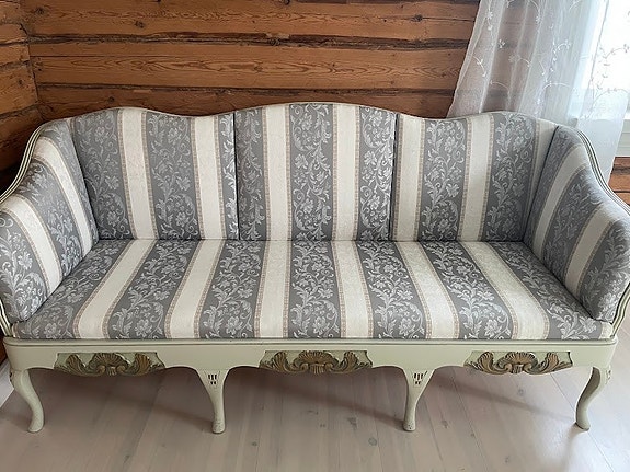 Talonpoikaisrokokoo sohva