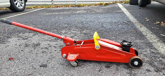 Hydraulic Car Lifter for 1,5 ton weight