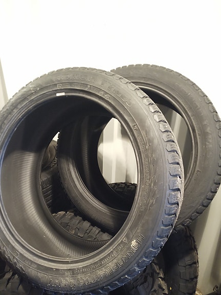 285/45-22 Nokian Hakkapeliitta 9 nastarenkaat 4kpl