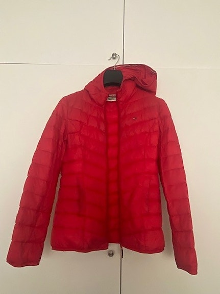 Hilfiger denim punainen toppatakki M