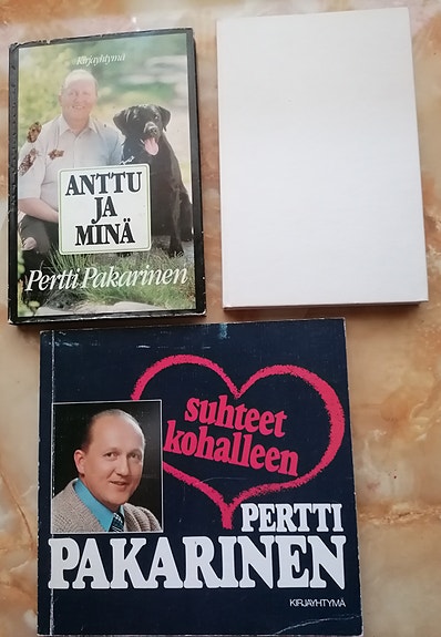 Pertti Pakarinen, 3 kirjaa.