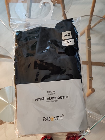 Uudet Poikien pitkät alushousut 140cm