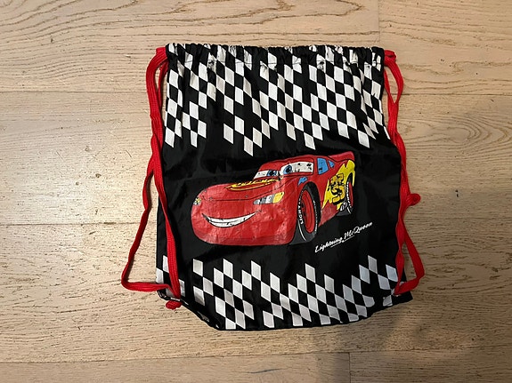 Disney Cars Autot narureppu