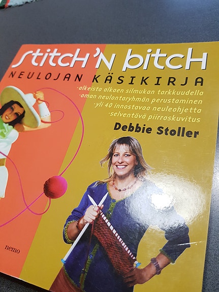 Stitch'n bitch: Neulojan käsikirja.