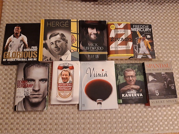10 kirjaa myynnissä