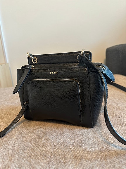 DKNY nahkalaukku