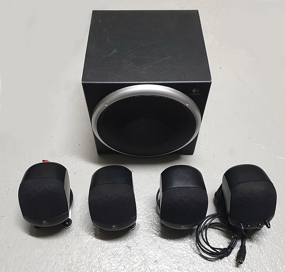 Logitech Z-540 Subwoofer Surround Sound System 4.1