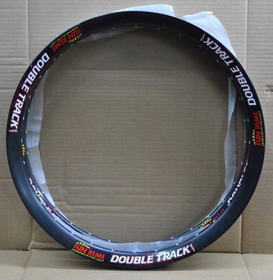 Ostetaan sunrims double track 24” vanteet