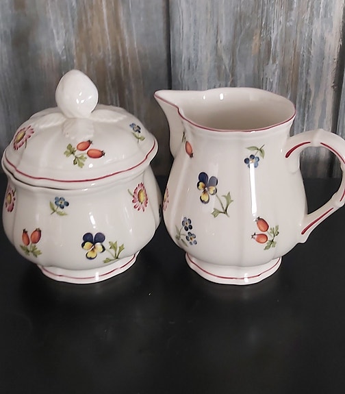 Villeroy &Bosc Petite fleur sokkerikko kermakko