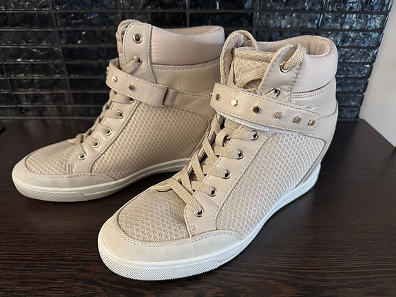 Guess kengät 40-41