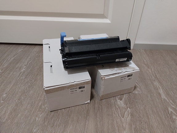 Canon laser värikasetteja