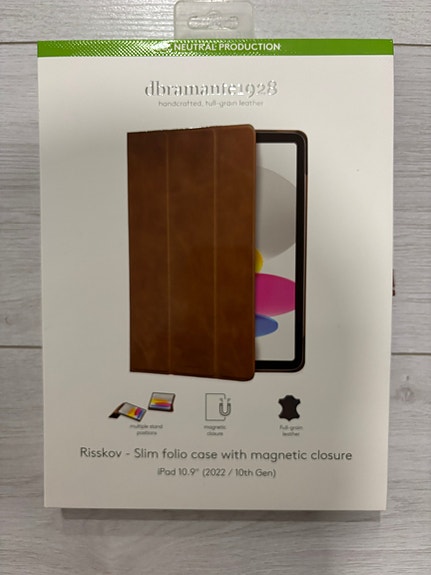 Uusi Dbramante Risskov iPad 10,9” (10th gen/2022)- suojakotelo, ruskea