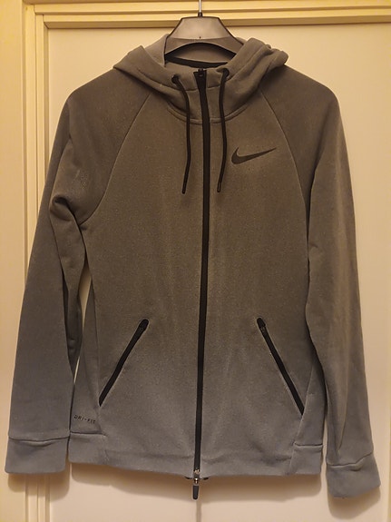 Nike huppari
