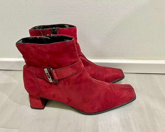 Naisten punaiset nilkkurit, 40