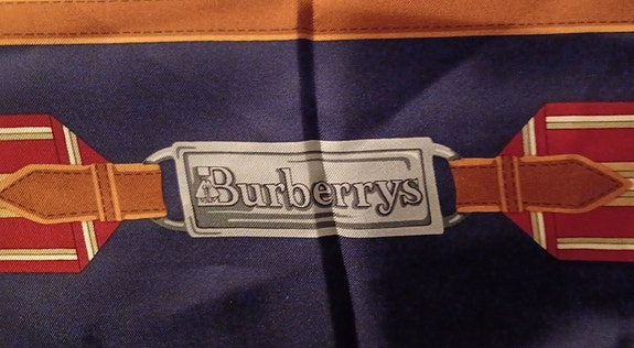 Burberry silkkihuivi "heppahullulle"