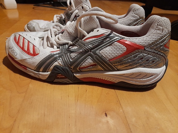 Asics sisäpelikengät