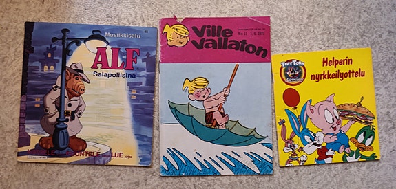 Vanhoja lasten kirjoja ja sarjakuvia