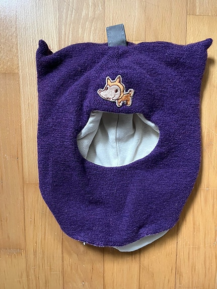 Kivat merkkinen kypärämyssy villapipo.