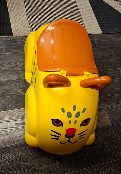 Kissa-potkuauto