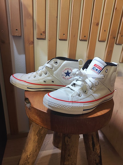 Converse uudet lenkkarit, koko 37